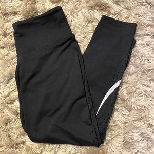 MARIKA Crop Leggings